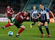 米兰真人-足球比赛吸引观众目光，球员发挥出色