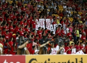 米兰体育下载-国内足球锦标赛接近尾声，悬念迭起