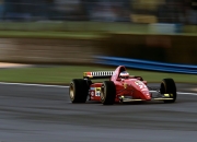 米兰体育官方网站-当足球的悲壮与F1的狂飙共振，乌拉圭踏平加纳，贝林厄姆在赛道接管比赛