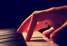 米兰体育网页版-数据解密：红军VS老妇人的战术博弈全图谱