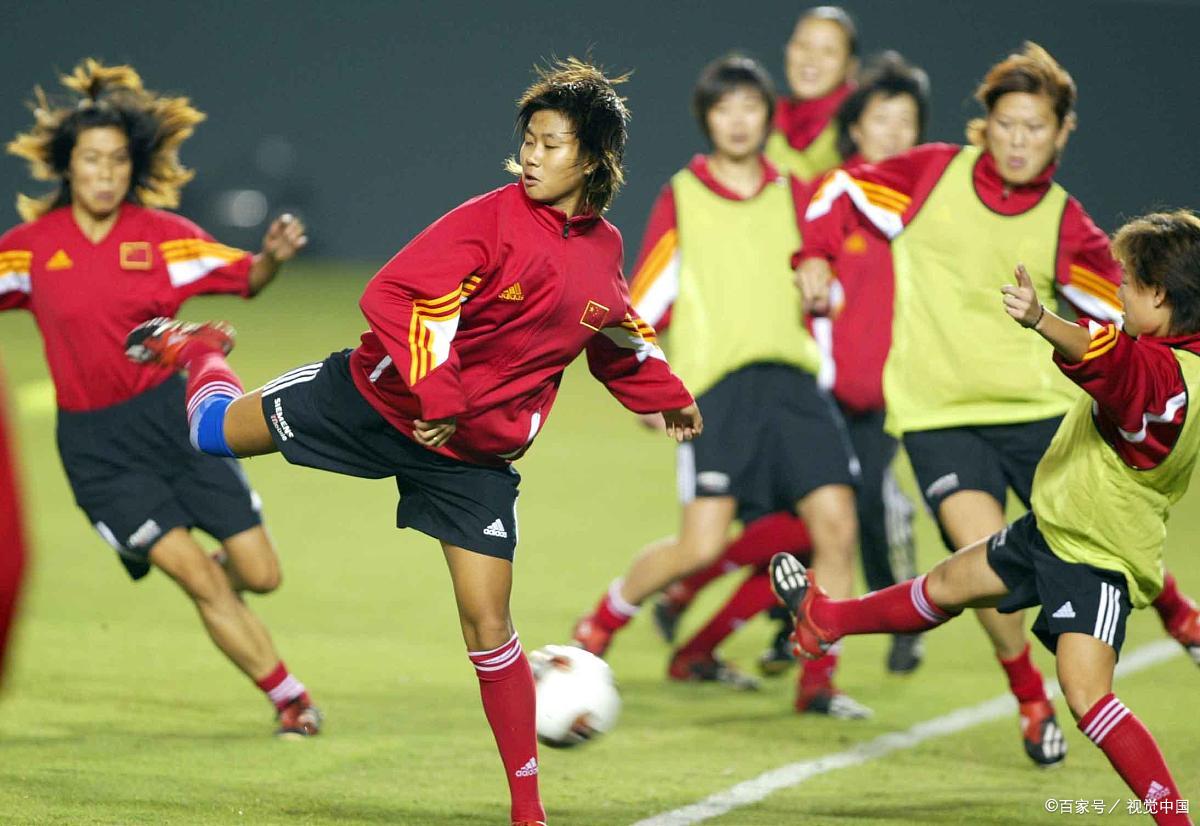 足球场上的女英雄们再次掀起狂潮！