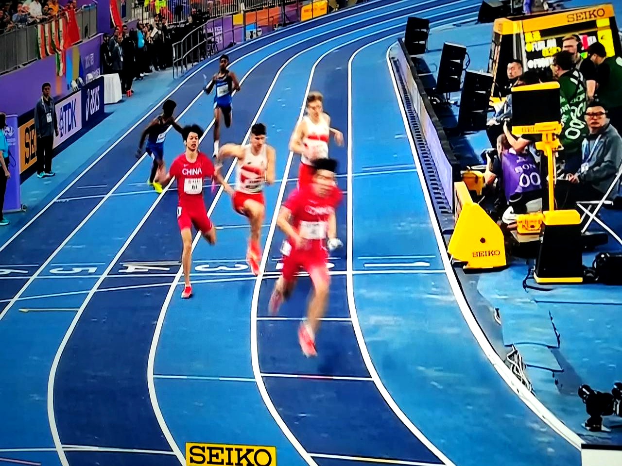 激烈比赛展现出运动员们的实力 激烈比赛展现出运动员们的实力