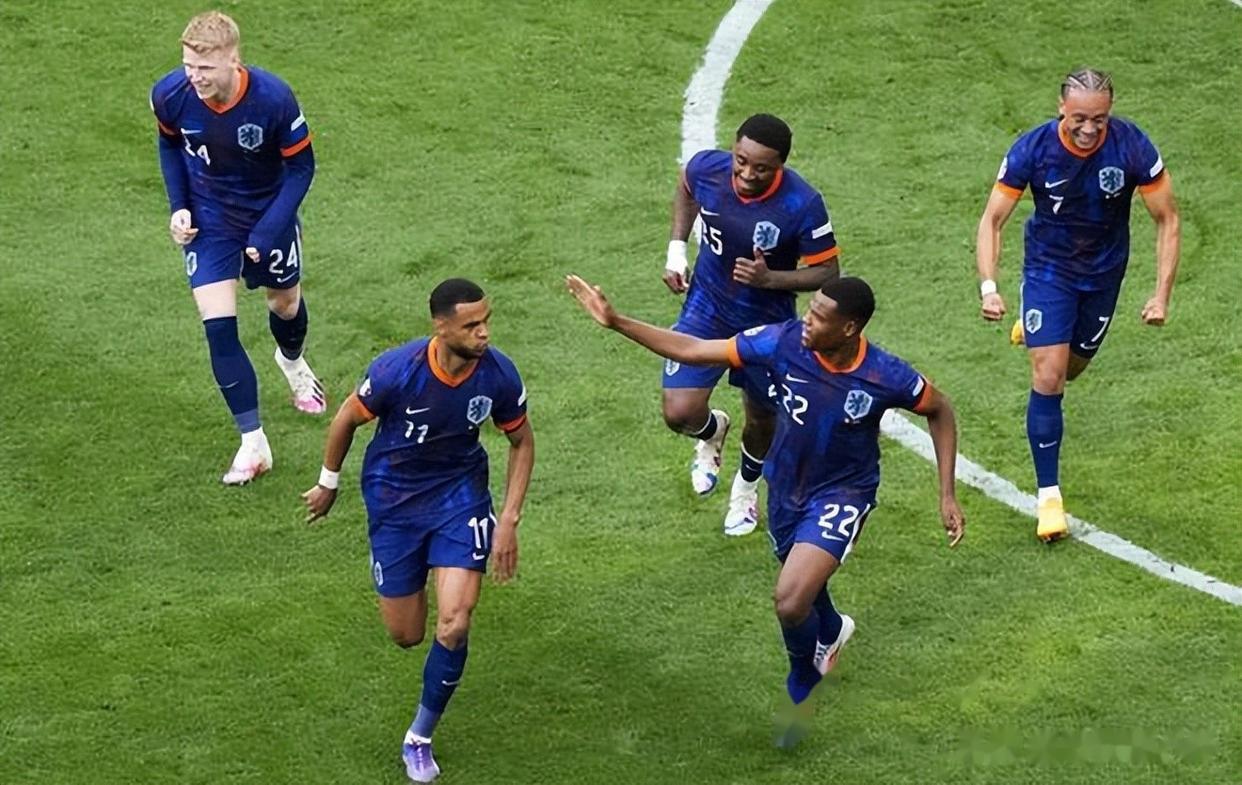 斯洛伐克女足力克对手,成功晋级下一轮 斯洛伐克女足力克对手,成功晋级下一轮