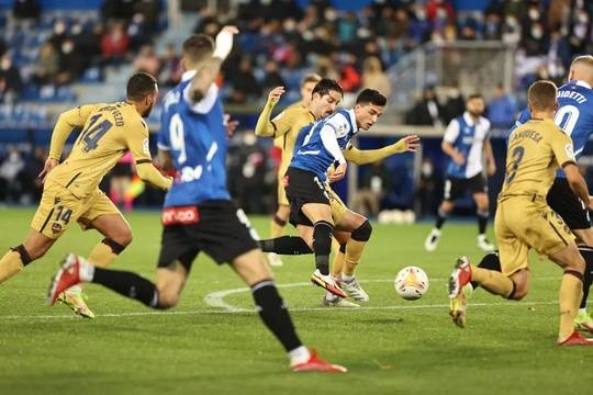 包含纽伦堡坚守阵地,全力冲击联赛前列的词条 包含纽伦堡坚守阵地,全力冲击联赛前列的词条