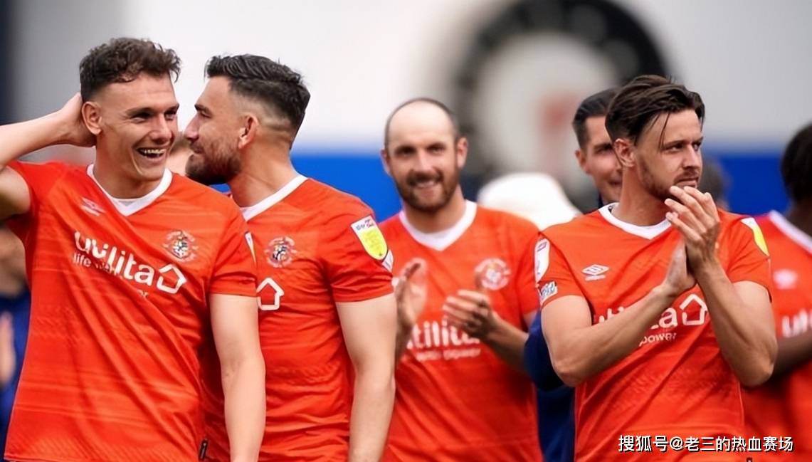 包含伯恩茅斯在赛场上势如破竹，一路领先的词条