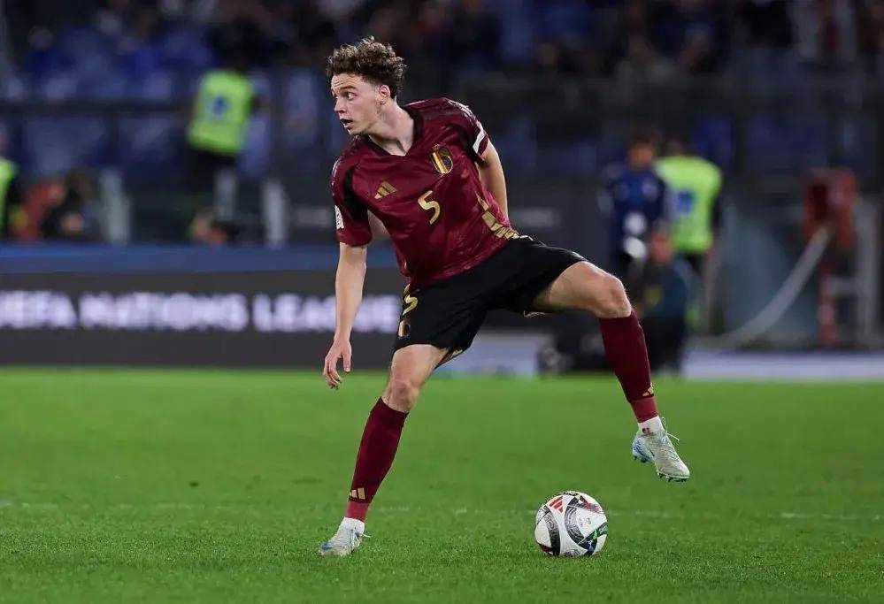 比利时足球新星夺得个人荣誉，点赞无数的简单介绍