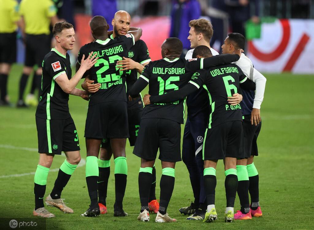 关于沃尔夫斯堡客场半途放弃飞天，跌入降级区的信息