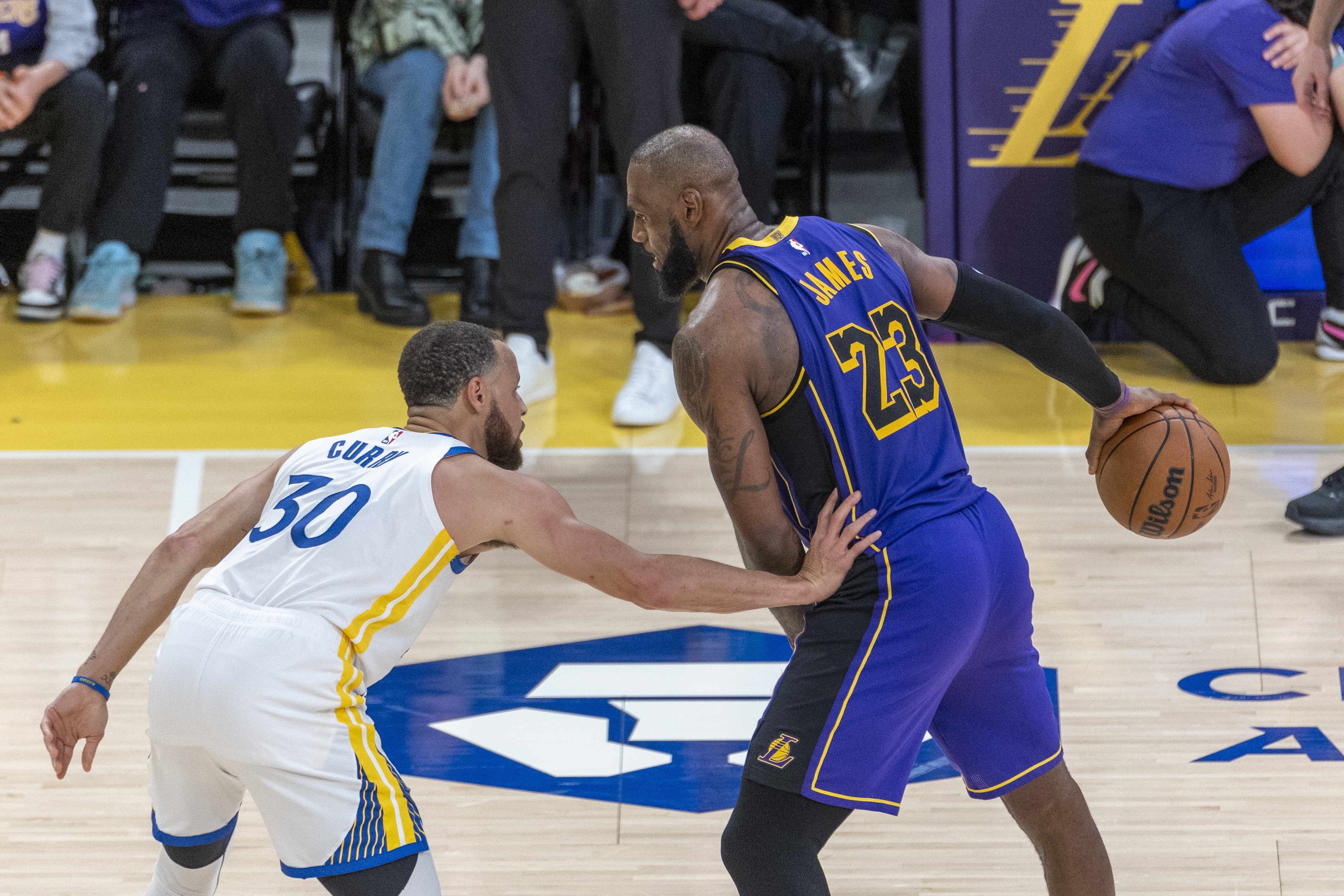 勇士遭逢两连败,客场不敌灰熊 勇士遭逢两连败,客场不敌灰熊