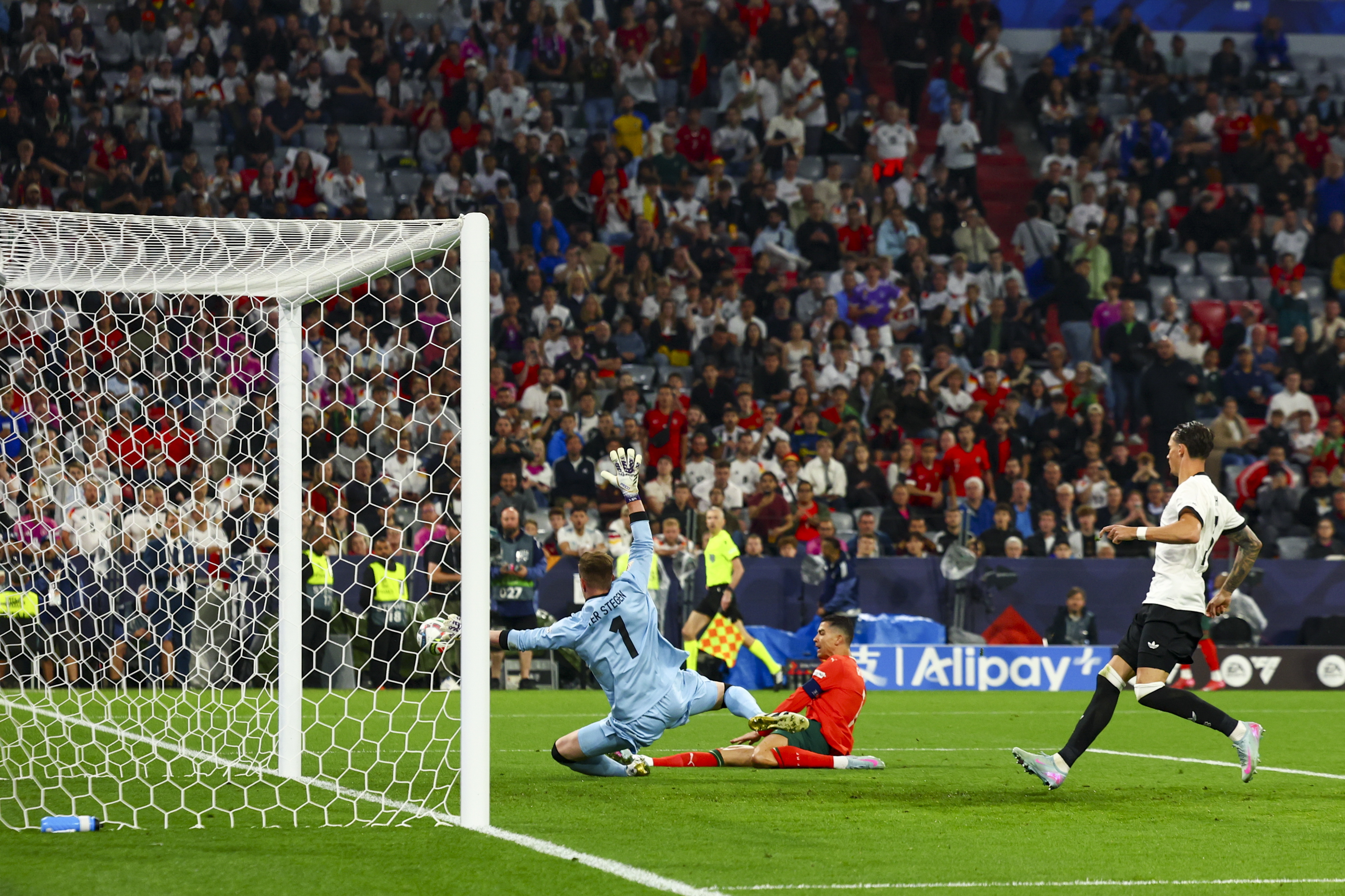 包含欧洲国家队战绩突飞猛进赛场震撼的词条 包含欧洲国家队战绩突飞猛进赛场震撼的词条