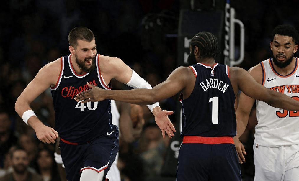 热火横扫灰熊，追赶东部前列