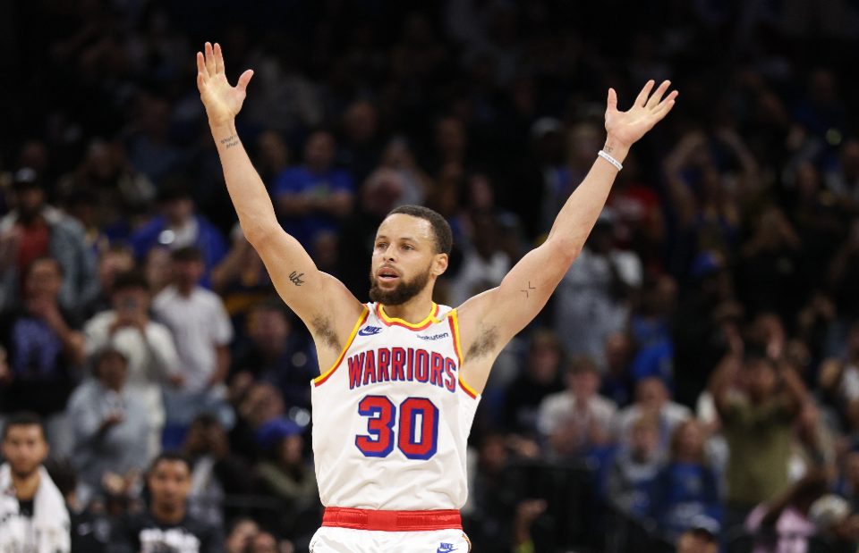 勇士大胜黄蜂，实力再次显现