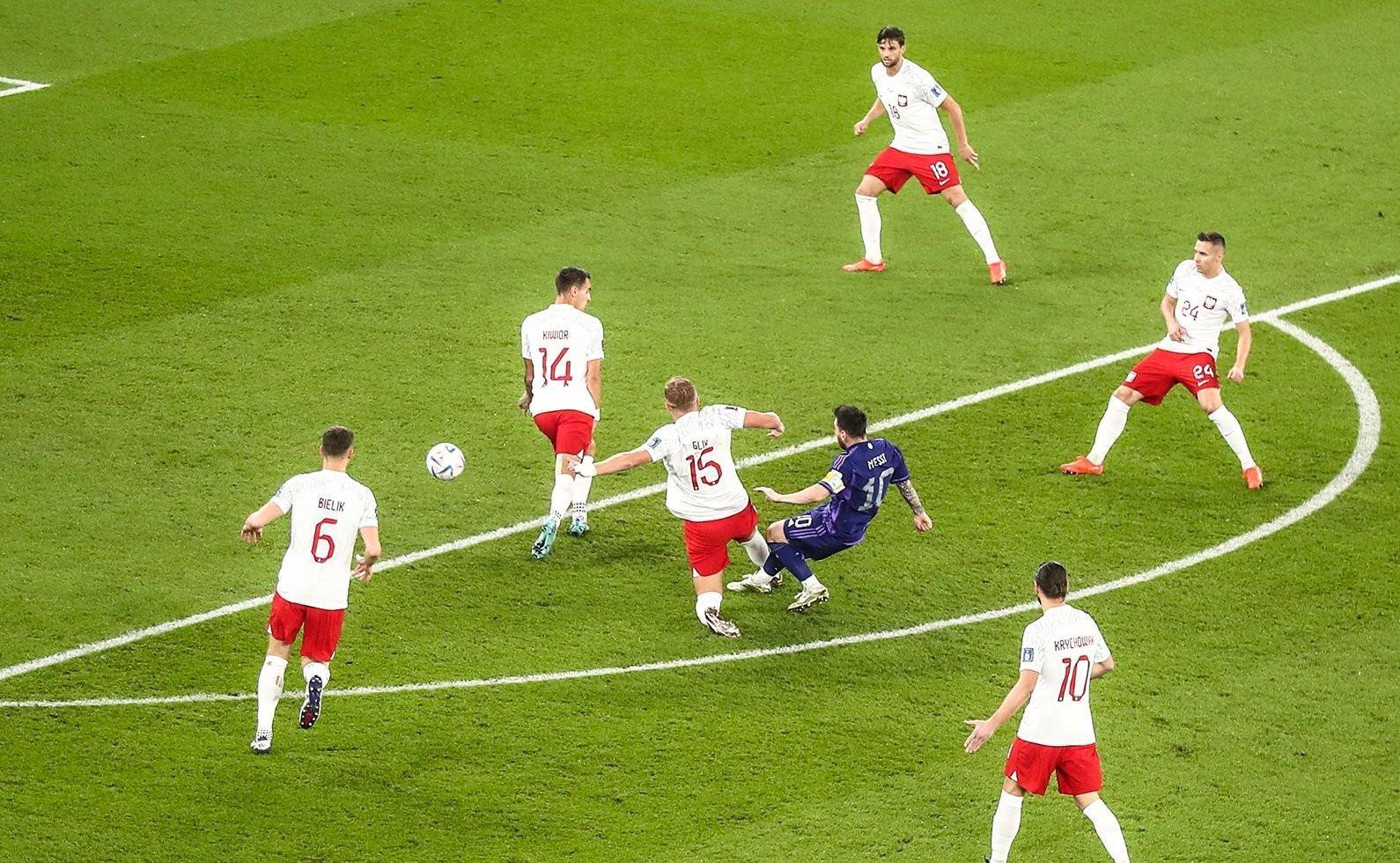 波兰完胜美国，罗本爆发神勇