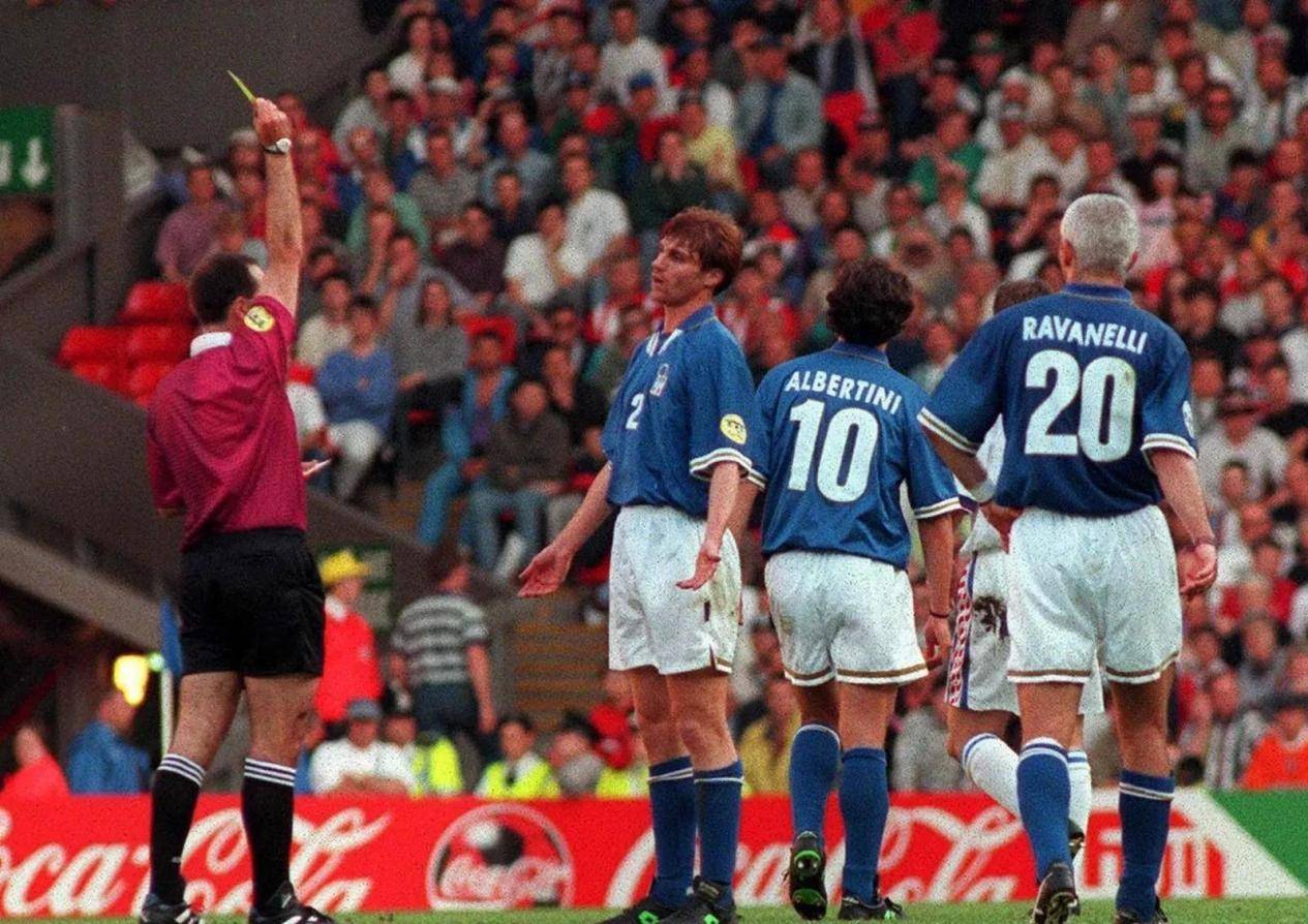 意大利足球风云变幻：球迷热情呐喊加油的简单介绍