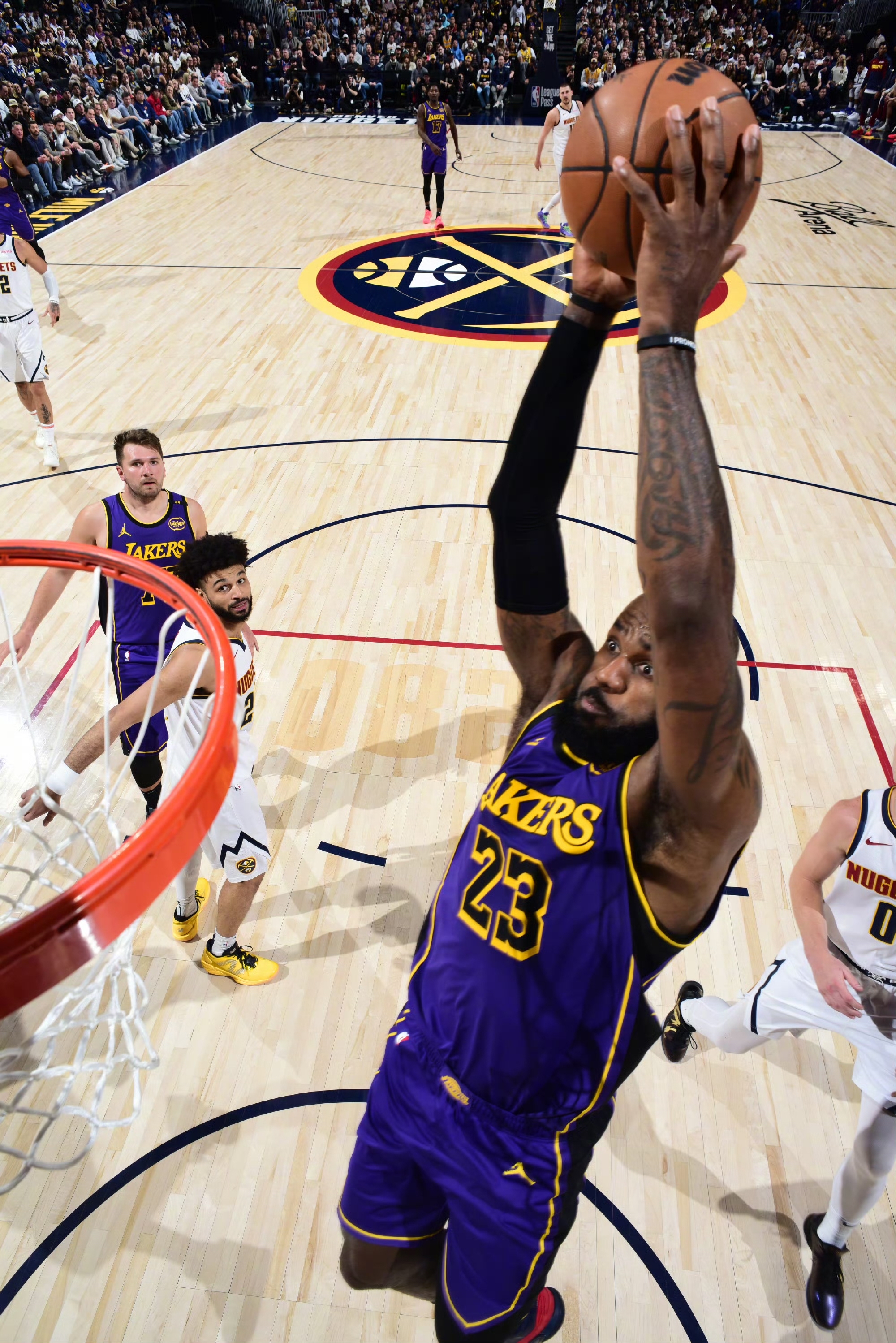 湖人客场击败活塞,赢得宝贵一战 湖人客场击败活塞,赢得宝贵一战