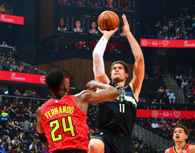 雄鹿大胜老鹰，轻松取得胜利