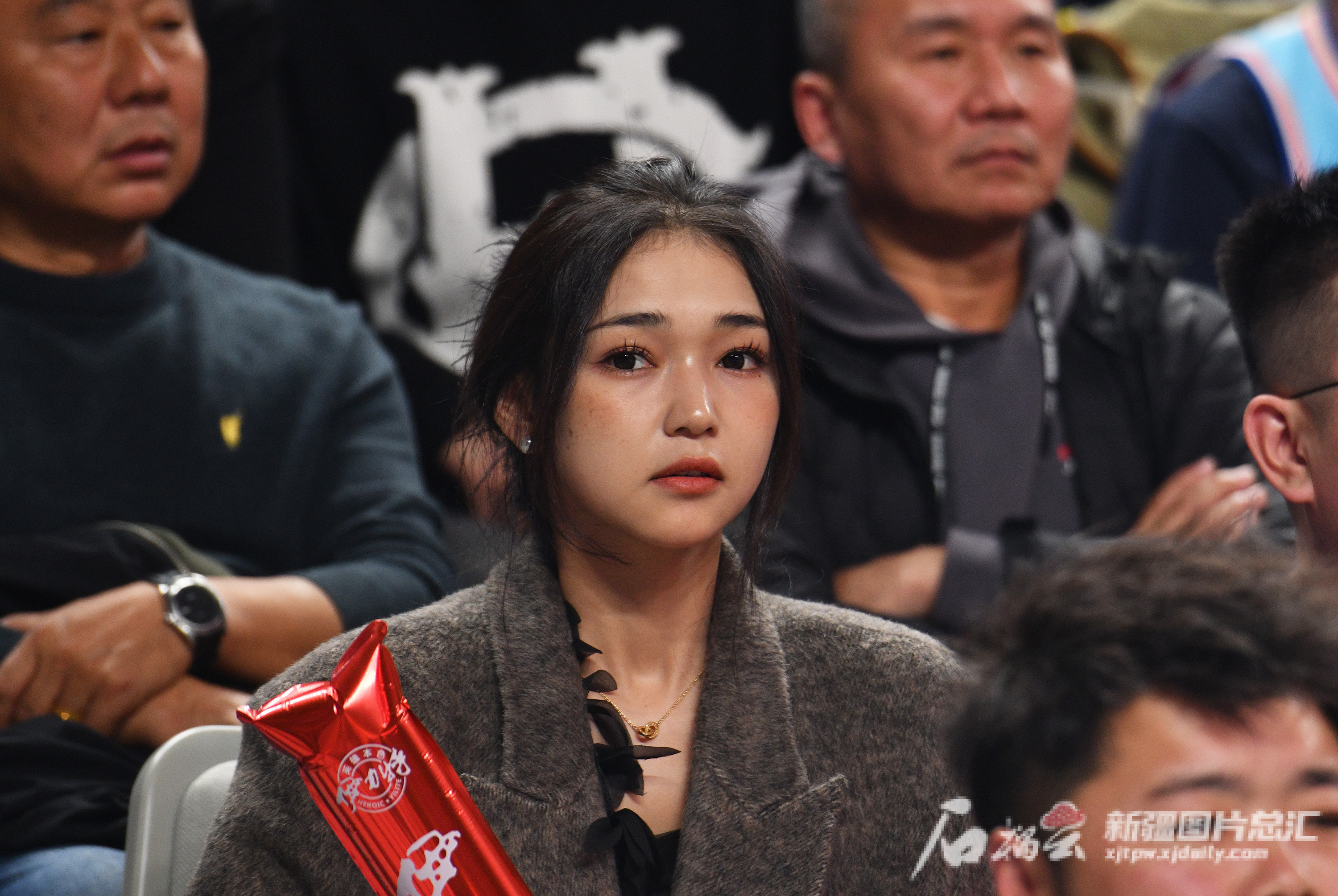 辽宁男篮主场迎战新疆人和取得胜利