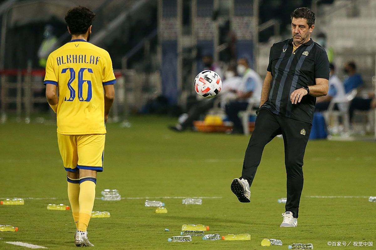 阿尔艾因俱乐部在亚冠联赛中取得胜利，晋级下一轮比赛