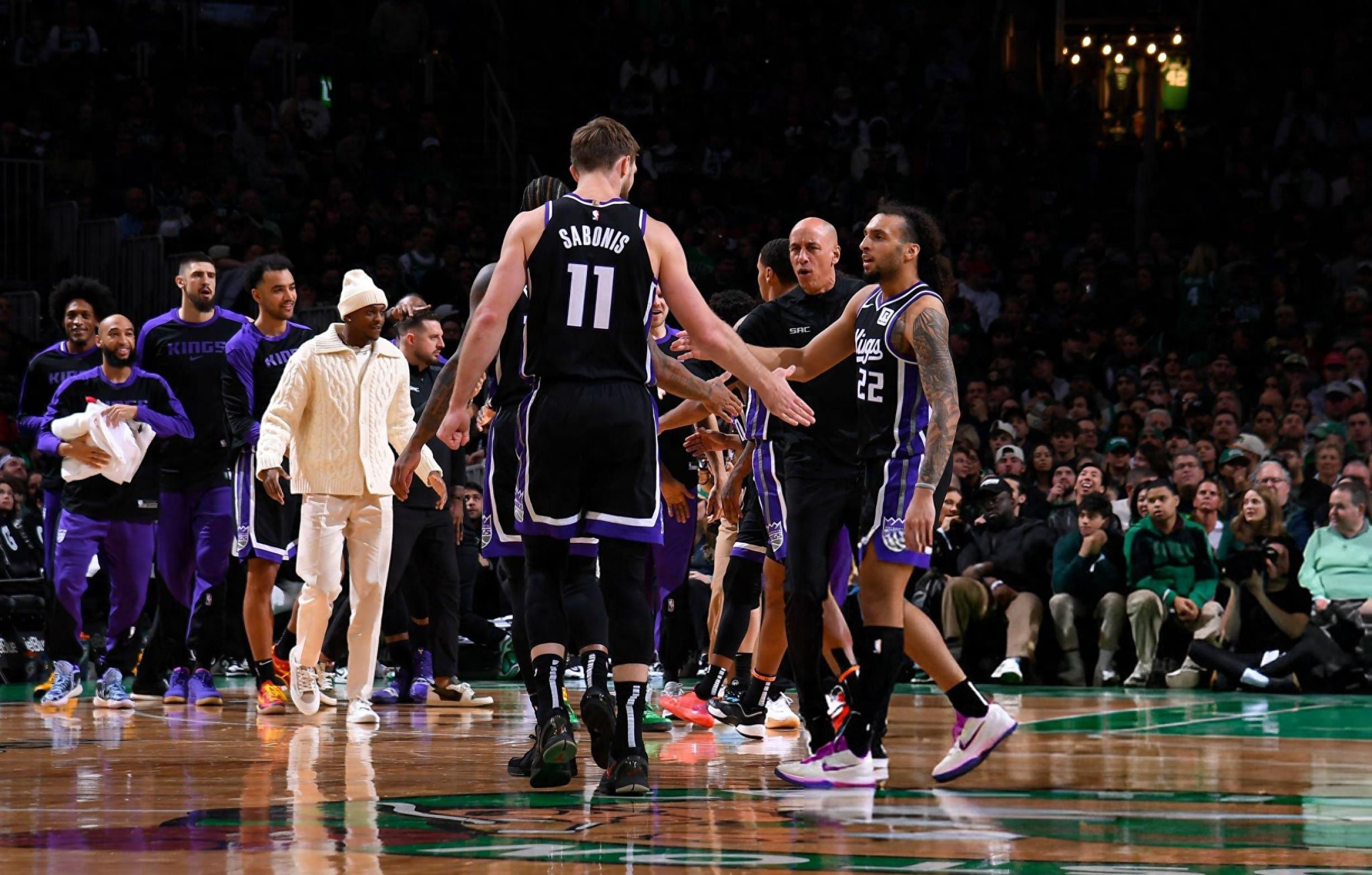 凯尔特人击败国王，海沃德30分