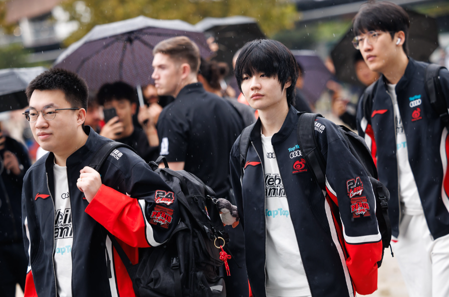 C9力克BLG，Jankos极限生还后反打宿命之战入围赛，锁定晋级资格的简单介绍