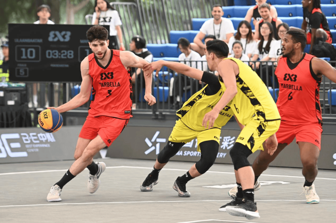 全球顶尖篮球赛事精彩绝伦，球员技惊四座的简单介绍